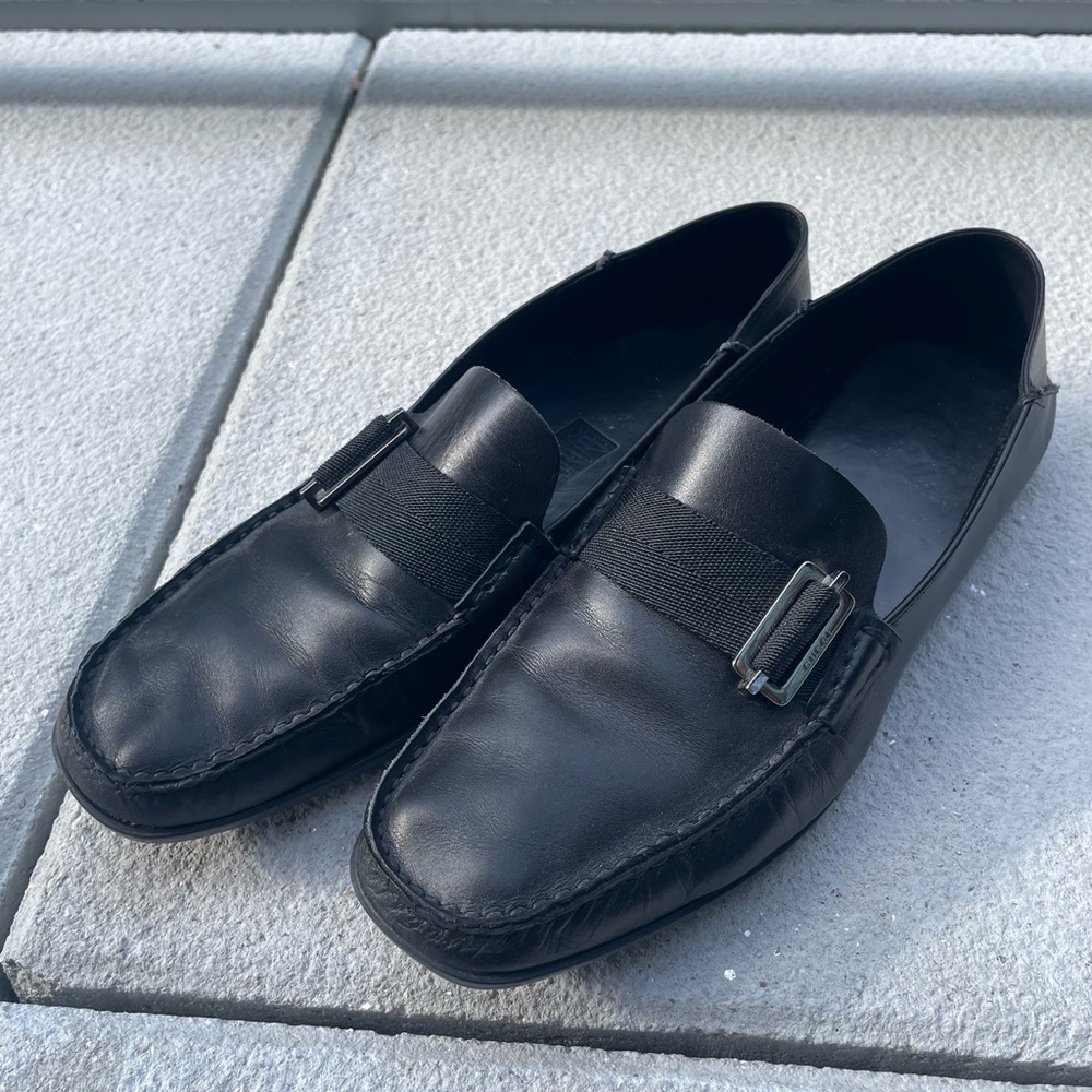 Gucci Women’s Black leather loafers size 9